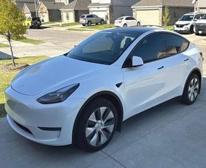 Tesla Model Y 2024 Limpio y Confiable, Largo Alcance, Tracción en las Cuatro Ruedas, Motor Dual, Autonomía de 310 Millas - Product Image 1
