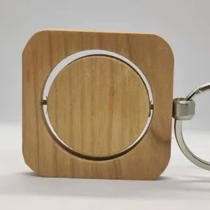 Llavero de Madera Grabado Modelo M2 Disponible en Redondo o Cuadrado Ideal para Eventos Promociones o Regalos Personalizados - Product Image 1