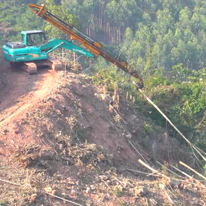 Nouvelle grue forestière LOGLIFT de 25 mètres avec grappin et moteur Xvs425 pour l'empilage de grumes en montagne - Product Image 4