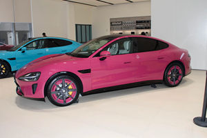 SU7 Premium Berline Électrique d'Occasion, Volant à Gauche, Jantes R19, 220kW, Propulsion Arrière, Autonomie CLTC 700km, Recharge Rapide 350km en 15 min, Coefficient de Traînée 0.195Cd - Product Image 6