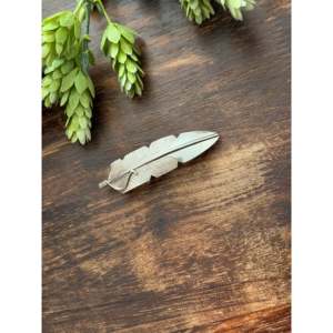 Barrette à cheveux artisanale en argent sterling Navajo avec plume, élégante pince à nœud de Noël pour filles, pinces à cheveux pour fêtes, emballage personnalisé - Product Image 3