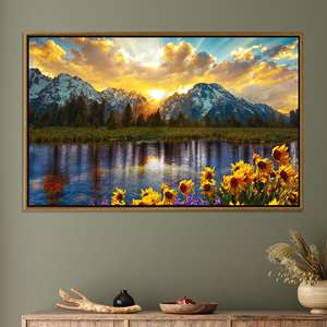 Toile imprimée Coucher de soleil sur les montagnes : Décoration vue sur le lac aux fleurs sauvages, TOILE ENCADRÉE DORÉE - Product Image 1
