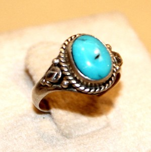 Bague unisexe fabriquée à la main en pierre précieuse turquoise Cadeau de mariage naturel avec plaqué or rose pour la fête ou l'anniversaire d'une femme - Product Image 4