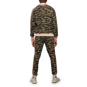 Nouvel arrivage de jogging d'entraînement pour hommes ensemble de deux pièces de survêtements d'hiver de gymnastique confortables et personnalisés par sublimation à fermeture éclair à capuche - Product Image 6