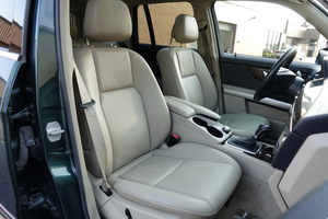 PRÊT À CONDUIRE - VÉHICULE D'OCCASION À VOLANT À GAUCHE |   Conduite à droite |   2010 MERCEDESSSS-BENZZSS GLK350 4MATICCSS - Product Image 5