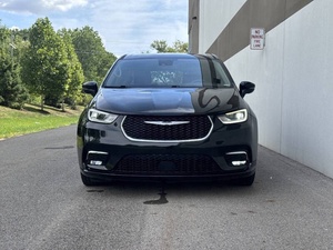 Chrysler Pacific Hybrid Touring L d'occasion à bas prix, modèle 2022, à vendre - Product Image 1