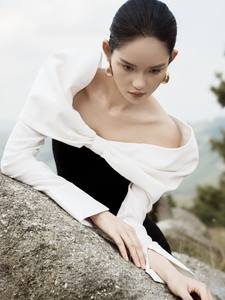 Tops atractivos con lazo para mujer RACHEL OFF the SHOULDER TOPS Buena calidad 70% Ten-cel 30% Tela de lana Logotipo personalizado WHITENAT Vietnam - Product Image 3