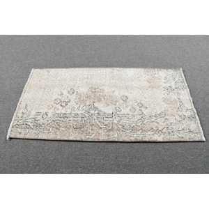 Petit tapis turc 1,6x3,2 pi (49x97 cm), tapis vintage à imprimé animal blanc - Product Image 3