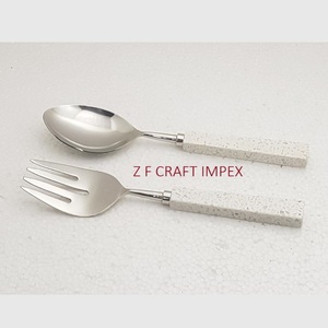 America Trending Wood Inlay Resin Handle Outils de service à salade en acier inoxydable Cuillère de service plaquée argent pour hôtels - Product Image 5