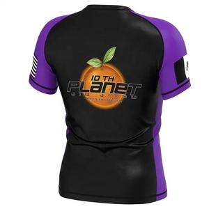 Orange pixel maskta sriracha couleurs personnalisées à manches courtes hommes coupe ample bjj unisexe recyclé rash guard - Product Image 2