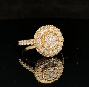 Alianza de boda de oro amarillo y diamantes de 14K corte redondo doble eternidad con anillos de regalo de fiesta de moissanita DE LA India - Product Image 2