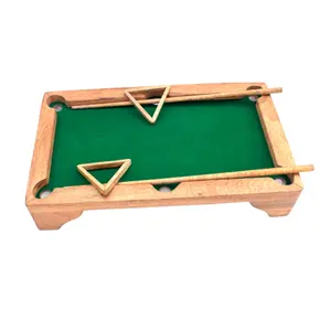 Tavolo da gioco in legno piccolo biliardo per bambini.