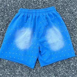 กางเกงขาสั้นผ้าสเวตเตอร์แบบลำลองของผู้ชายผ้าคอตตอนสีทึบลาย100% หินซีดจางพร้อมของตกแต่งพลอยเทียม - Product Image 5