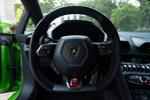 LAMB-ORGH-INI HURA-CAN LP610-4 COUPE 2016, TRÈS PROPRE, 8300 MILLES, MOTEUR V10 DE 602 CHEVAUX, PRÊT À ÊTRE LIVRÉ - Product Image 3