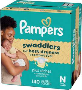 Couches Pampers Swaddlers, taille 0 (jusqu'à 4,5 kg), 140 unités, absorbantes, gardent bébé au sec et confortable, jetables et respectueuses de la peau - Product Image 1