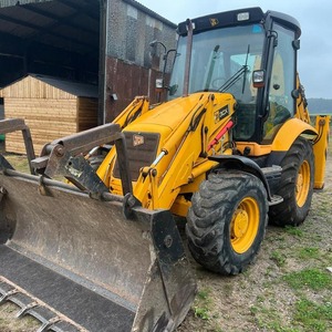 Eficiente retroexcavadora JCB 3CX 4WD con sistema de Bomba hidráulica para excavación de zanjas, carga y trabajos de construcción - Product Image 3