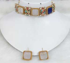 Conjunto de Collar Tradicional Indio Polki para Mujer, Perfecto para Bodas, Celebraciones Festivas, Ropa Indo-Occidental, Ropa de Fiesta - Product Image 5