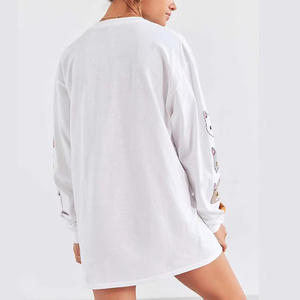 เสื้อยืดผู้หญิงโลโก้โอเวอร์ไซส์พิมพ์ลายแมวน่ารักคุณภาพสูงออกแบบโลโก้ได้ตามต้องการ - Product Image 4