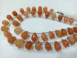 Cuentas naturales de piedra lunar de melocotón en forma de lágrima Briolette de 8x12mm, vendidas por hebra, cuentas de gran calidad - Product Image 3