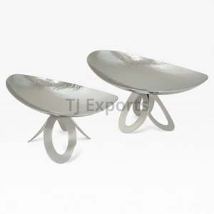 Assiettes de service en métal texturé carrées avec socles surélevés pour une présentation raffinée de la table de dessert et du buffet - Product Image 4