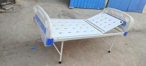 Lit d'hôpital réglable avec support confortable conçu pour une utilisation dans les installations médicales disponibles à la quantité en vrac - Product Image 4