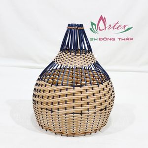 Tormenta de tejido polivinílico vietnamita tradicional Pantalla de plástico tejida minimalista para decoración del hogar - Product Image 1