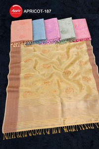 ผ้าลินินที่สง่างามแอปริคอท Saree ความงามแบบดั้งเดิมเหนือกาลเวลาสำหรับทุกโอกาสการผสมผสานที่ลงตัวของความสง่างาม - Product Image 5