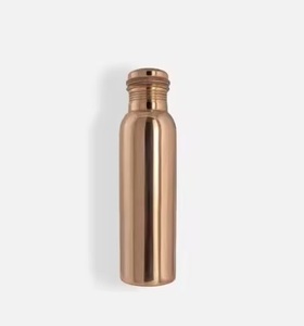 Bouteille d'eau en cuivre potable saine | Pure, étanche, faite à la main | Améliore l'immunité | Sans BPA et écologique - Product Image 1