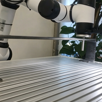 Bras robotique collaboratif éducatif à 6 axes AUBO E5, répétabilité de 0,02 mm, pour le perçage robotique, l'enseignement, la recherche en laboratoire