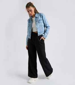 Directo de fábrica, chaqueta vaquera azul pálido personalizada para mujer, botones de sujeción, bolsillos en el pecho diseñados para mujer, comodidad para todas las estaciones - Product Image 4