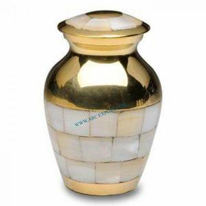 ผู้ผลิตหม้อและโหลเถ้ามนุษย์ทองเหลืองขัดเงาสีทองเมทัลลิกโกศแฟนซีดีไซน์วินเทจ - Product Image 1