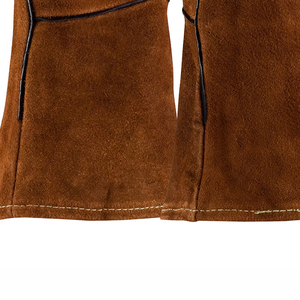 Vente en gros Gants de travail de sécurité antidérapants de 13 pouces en peau de chèvre en peau de mouton en cuir de vachette avec polyester pour le jardinage et le travail - Product Image 3