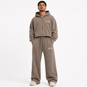 Ensemble streetwear d'été ONEAPEX SPORTS WEAR pour homme : sweat à capuche court à taille élastique et pantalon de survêtement ample en coton épais à jambes larges - Product Image 1