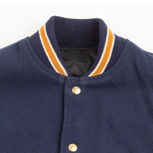 Chaquetas con letras más vendidas con cuello levantado Servicio OEM Mangas de cuero teñido liso Precio de tela de lona de alta calidad - Product Image 3
