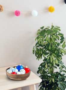 Los cuencos tienen una forma redonda simple tradicional con lados lisos ligeramente redondeados. La profundidad es moderada, lo que los hace ideales. - Product Image 3