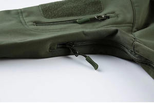 Chaqueta Softshell para hombre de diseño personalizado de alta calidad para aventura al aire libre soporte capucha impermeable multibolsillos negro Softshell - Product Image 5