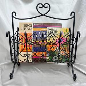 Porte-revues en métal noir moderne personnalisé, design géométrique, réglable, multifonctionnel pour la maison, le bureau, l'école, le salon - Product Image 6