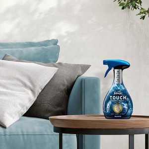 Febreze Touch Spray para Telas, Ambientador en Aerosol para Sofás y Ropa de Cama, Aroma Océano y Montaña, Multicolor, 16.9oz, 2 Unidades - Product Image 2