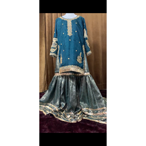 Élégant ensemble Salwar Kameez vert style Bollywood en tissu Georgette pour tenue ethnique, idéal pour les cérémonies et événements Mehndi - Product Image 2