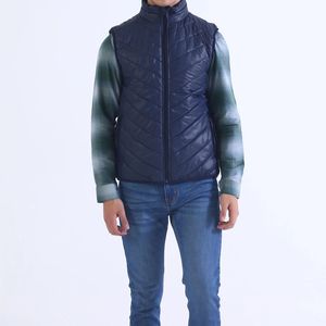 Veste matelassée unisexe à col montant camouflage, respirante et isolée, sans manches, pour la randonnée en plein air en hiver - Product Image 1