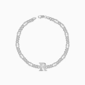 Breloque personnalisée en argent avec initiale pour bracelet, un cadeau élégant et significatif pour lui - Product Image 1