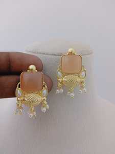 Conjunto de pendientes de gota de Esmeralda cuadrada de diseño único de Royal Stone Moda rica y elegante para niñas y mujeres - Product Image 2