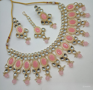 ENSEMBLE DE BIJOUX INDIENS TRADITIONNELS ET À LA MODE EN CUIVRE ENSEMBLE DE BIJOUX DE MARIAGE POUR FEMMES BOUCLES D'OREILLES ET COLLIER - Product Image 1