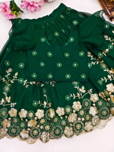 Shoryam - Lehenga Choli Verde Botella para Niñas, Bordado Floral Dorado, Ropa Étnica, Fiesta de Boda India, Largo hasta el Suelo - Product Image 2