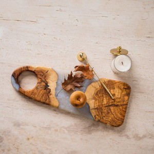 La tabla de cortar de madera más exigente con algunos detalles de resina, bloques perfectos para cortar frutas y verduras - Product Image 1