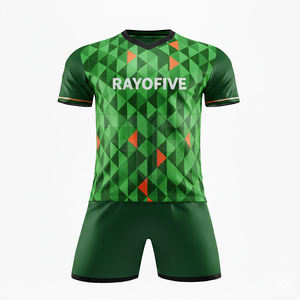 Tenue de football respirante de haute qualité, imprimée, personnalisable avec logo et taille sur mesure, durable, 100 % polyester - Product Image 2