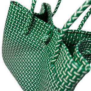 กระเป๋าผ้าทอลายทำด้วยมือเป็นมิตรต่อสิ่งแวดล้อมสำหรับผู้หญิงกระเป๋าช็อปปิ้งขนาดผู้ใหญ่แปลกใหม่พลาสติกรีไซเคิลแรงบันดาลใจจากอินโดนีเซีย - Product Image 5