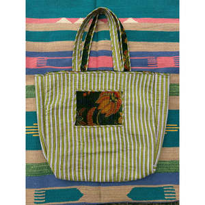 Bolsa de Mano Grande Reversible Acolchada de Terciopelo y Algodón, Estilo Boho, Ecológica, Resistente, para Compras, Playa y Fines de Semana, Color Ocre - Product Image 5