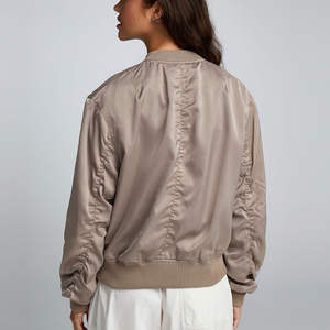 Blouson bomber quotidien, matière légère et douce, fermeture éclair intégrale, confort décontracté pour un style décontracté, les voyages et les activités de plein air - Product Image 3