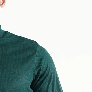 เสื้อไหมพรมคอกลมสีเขียวเข้มแบบยูนิเซ็กซ์ ทรงปกติ ลายหัวใจ สีพื้น ผลิตตามสั่ง ผ้าโพลีเอสเตอร์/คอตตอน สไตล์ลำลอง สำหรับฤดูใบไม้ร่วง - Product Image 4
